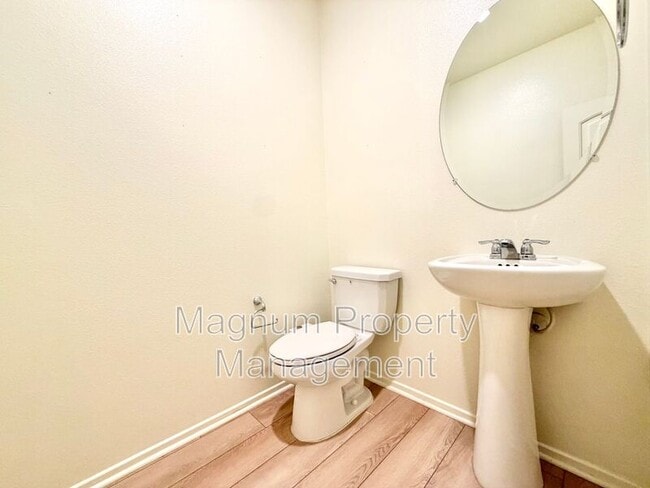 Building Photo - 27417 Georgetown Dr