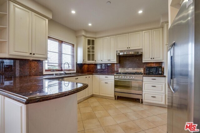 Building Photo - 10707 Missouri Ave