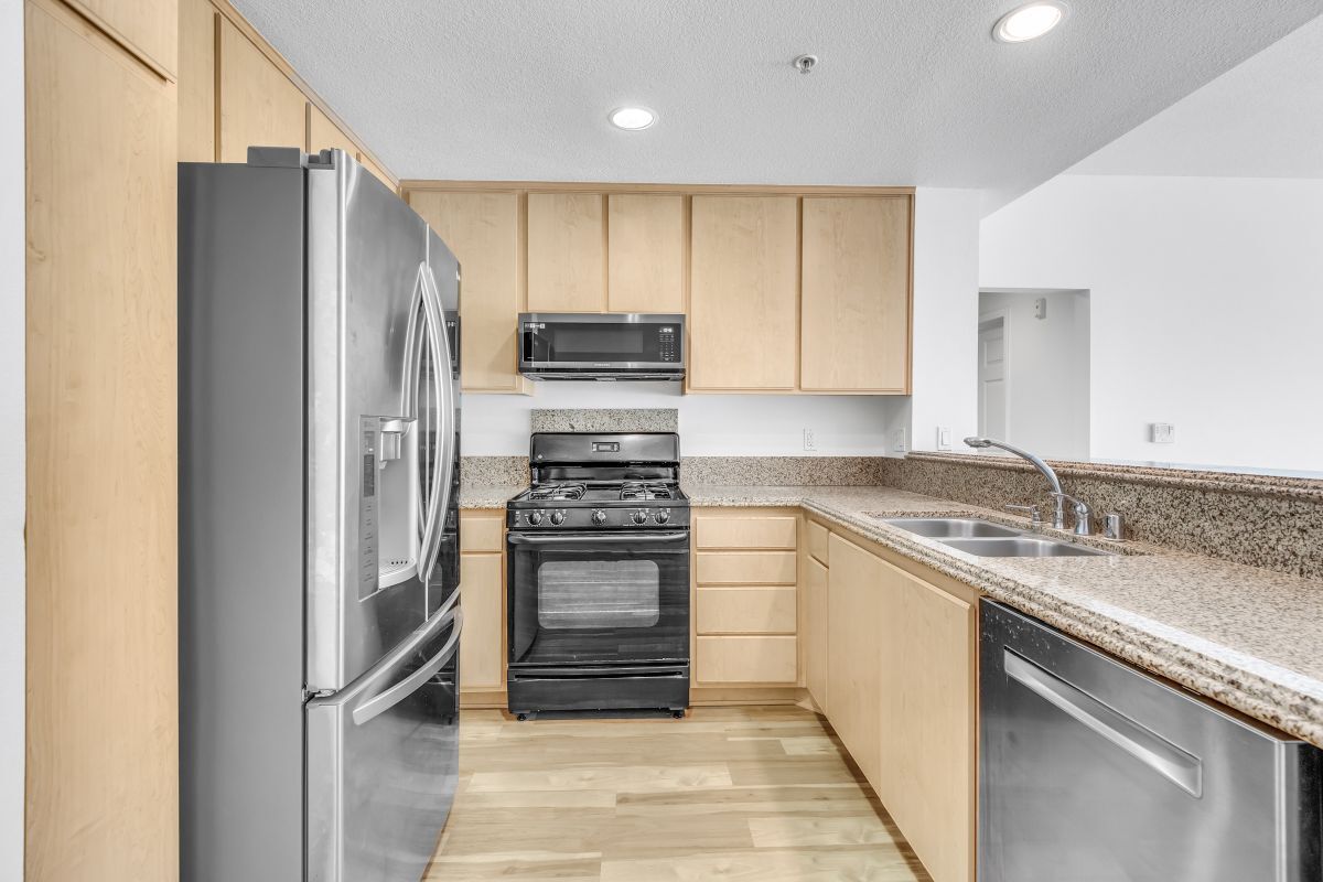 Building Photo - 160 S Hudson Ave