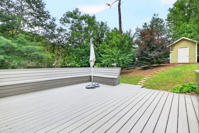 Building Photo - Decatur's Hidden Gem: Renovated 3BR Retreat with Expansive Backyard, Fruit Trees & Unbeatable Loc...