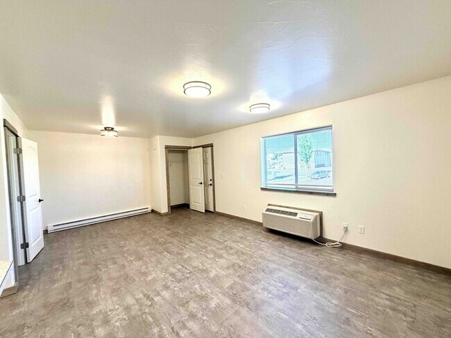 Building Photo - 1048 Enterprise Dr