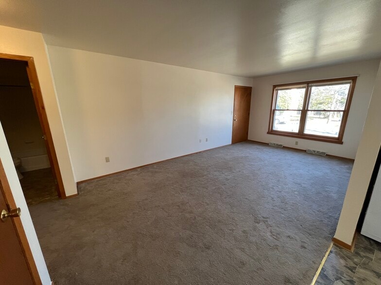 Building Photo - 4259 S 26th St