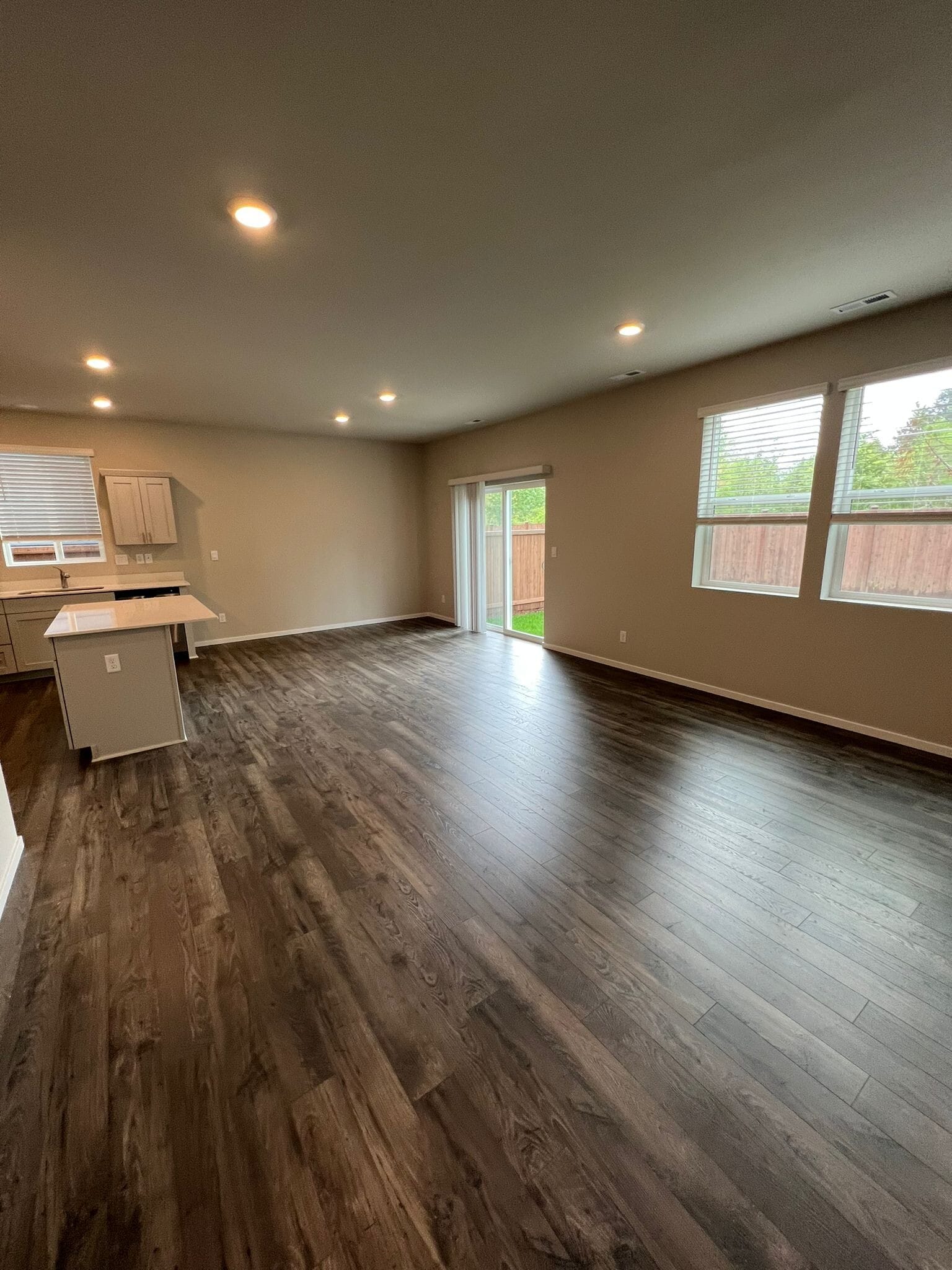 Building Photo - 4259 Savannah Loop NE