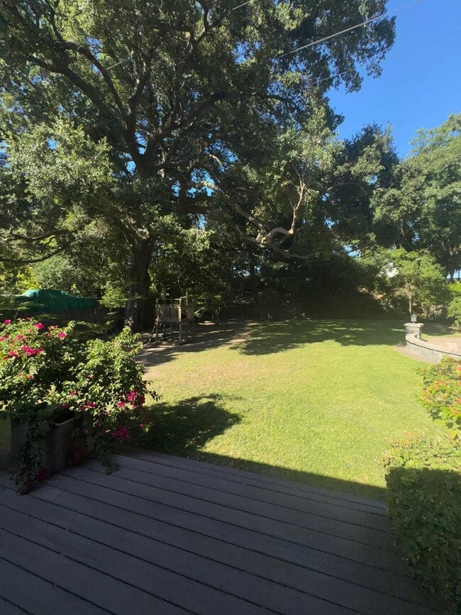 Building Photo - Just 2495.00 For This Lovely Home