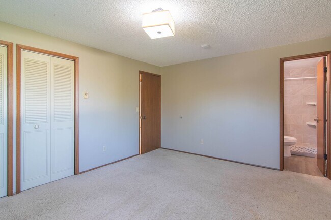 Building Photo - 3 Bed, 2 bath property centrally located in Spokane Valley
