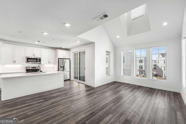 Building Photo - 501 Burton Dr