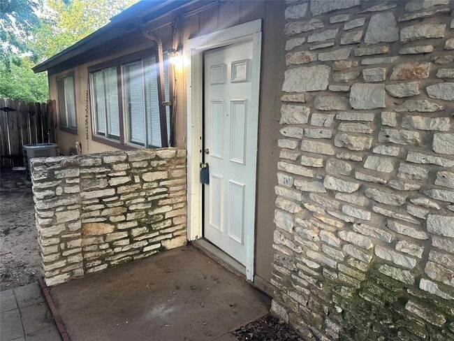 Building Photo - 2602 S Bagdad Rd