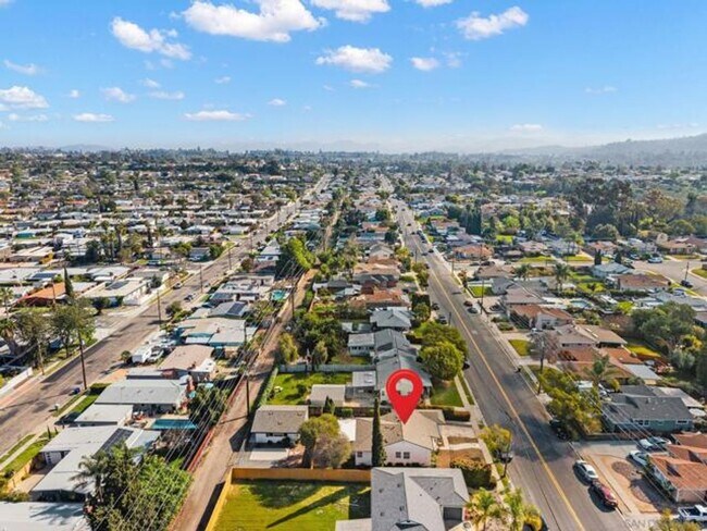 Building Photo - 8420-8424 Dallas St