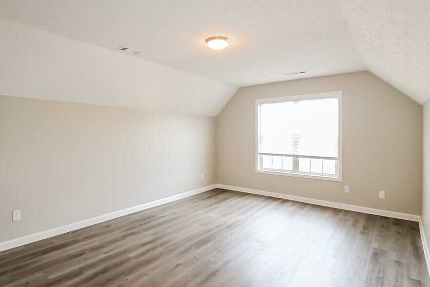 Building Photo - 2530 Cordillo Dr