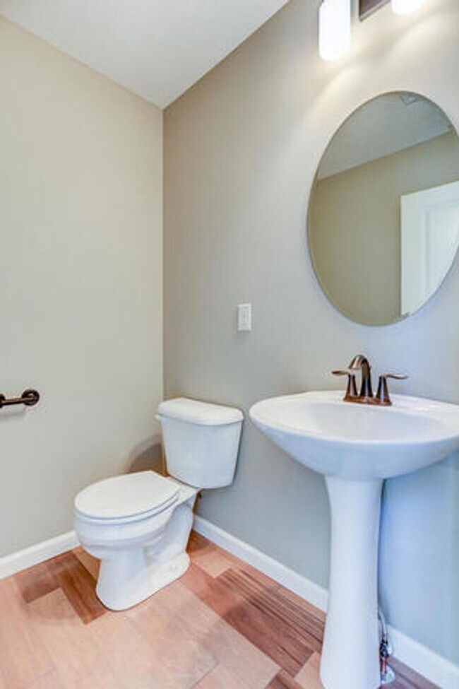 Building Photo - Beautiful 5 bed, 4 bath-Prairie Crossing, Mahomet - AVAILABLE NOW