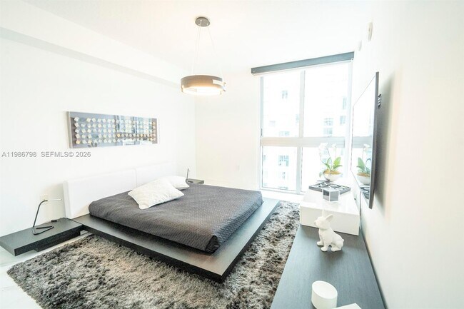 Building Photo - 300 Sunny Isles Blvd