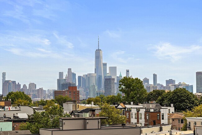 Building Photo - 142 Charles St