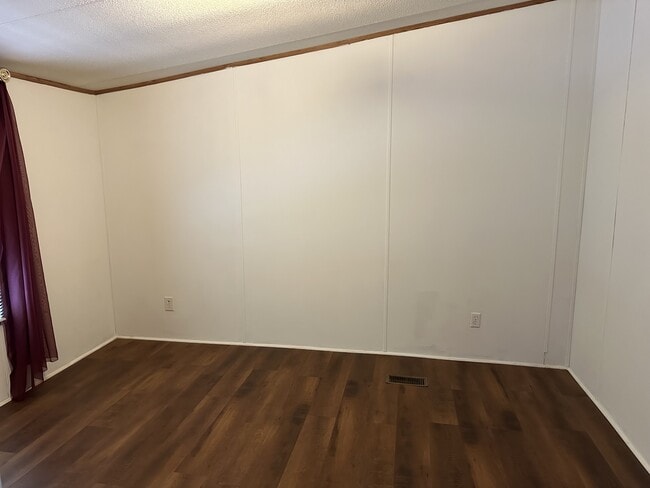 Building Photo - 5 Arrowhead Rd