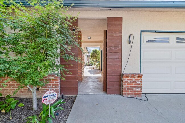 Building Photo - 2018 W Los Altos Ave