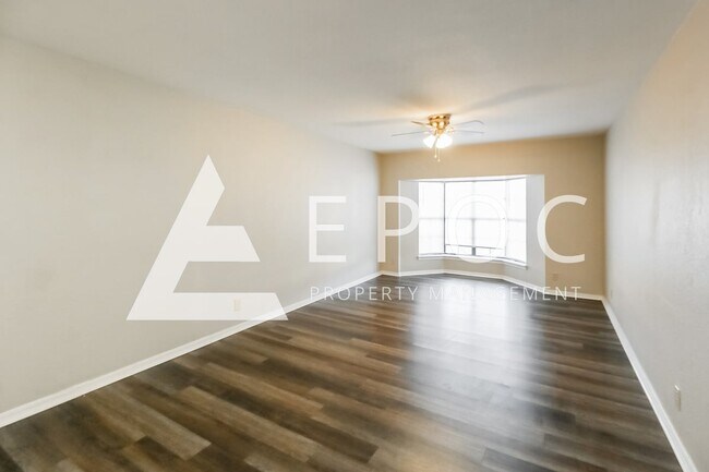 Building Photo - 742 Highland Pkwy