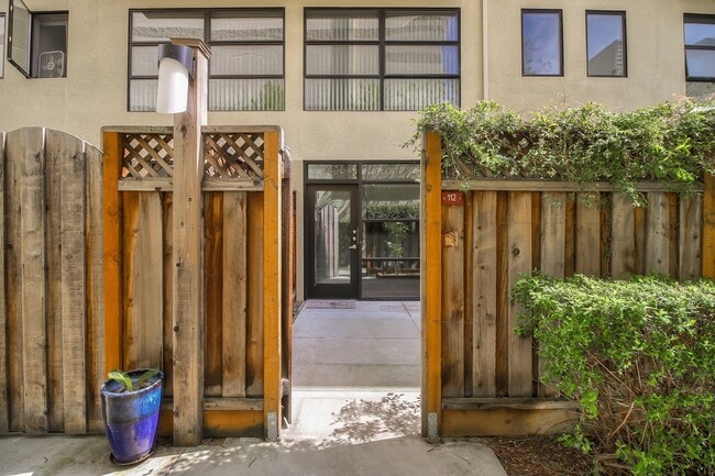 Building Photo - Spacious 1 Bedroom Loft at Ryland Mews