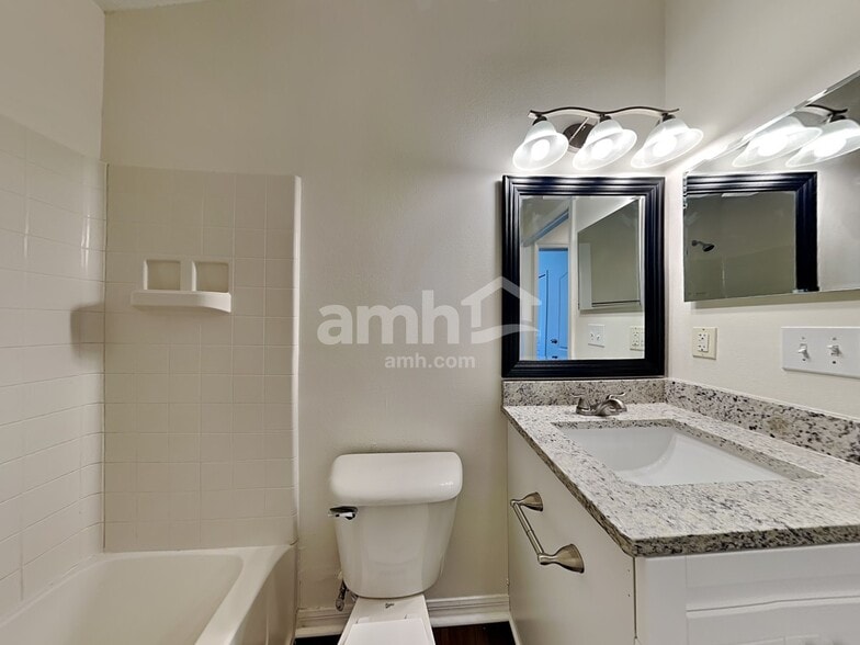 Building Photo - 18534 Kentisbury Ct