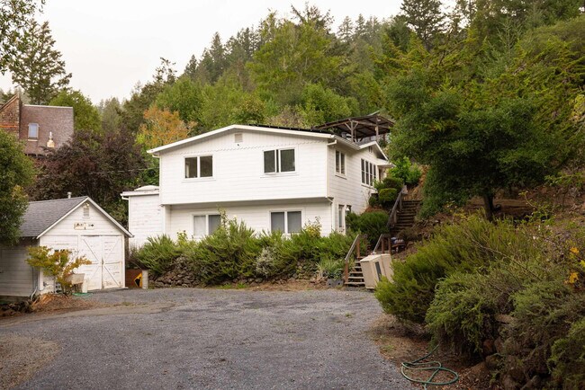 Building Photo - 30 Barranca Rd