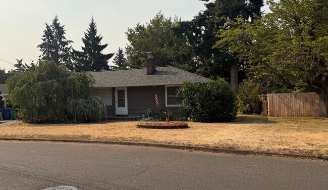 Building Photo - 12506 SE Lincoln Ct