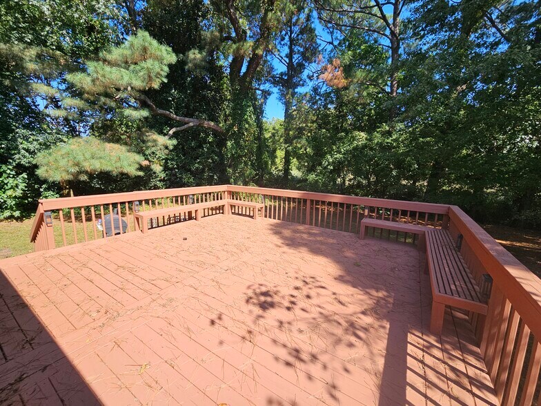 Deck - 210 Granby Park