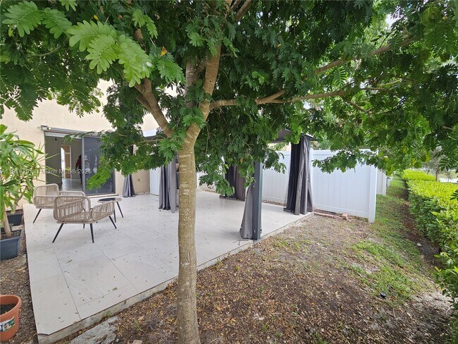 Building Photo - 3310 W 114th Terrace