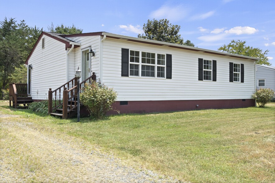 Building Photo - 2519 Edgewood Dr