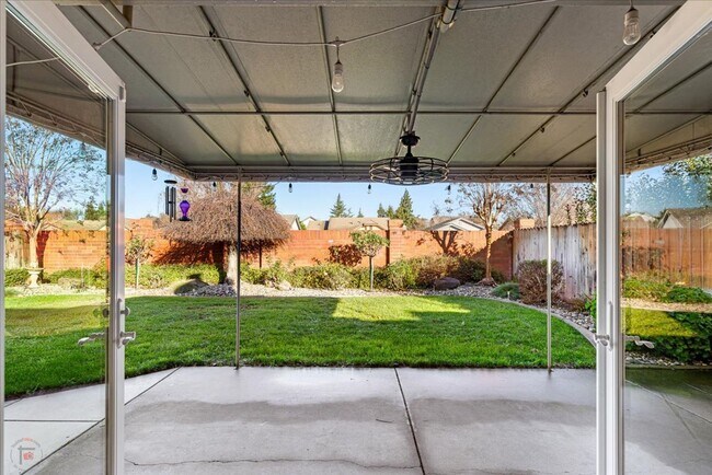 Building Photo - Lovely 3 Bedroom/2 Bath Home Located in Lodi Ca