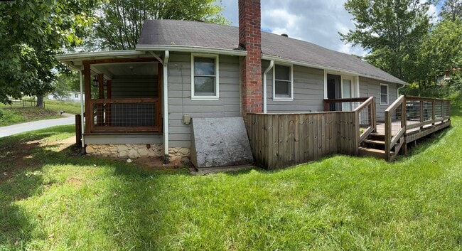 Building Photo - 38 Lower Glady Fork Rd
