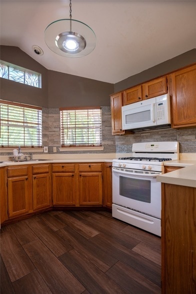Building Photo - 46 N Rushwing Cir