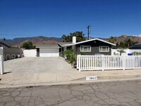 Building Photo - Bright and contemporary 3 bedroom, 2 bath ...