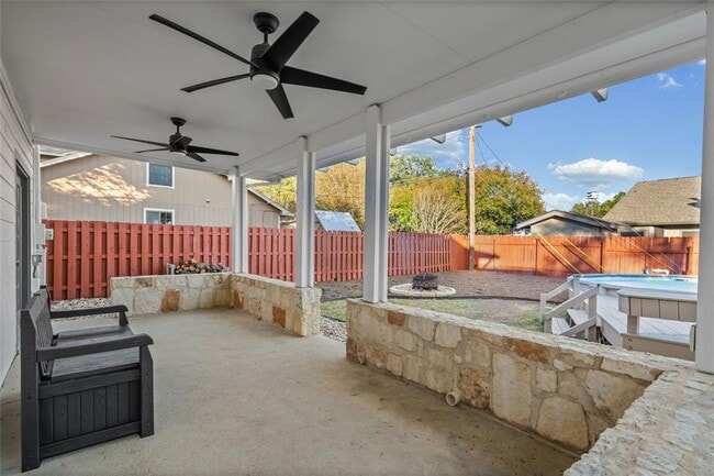 Building Photo - 1801 Broken Shoe Cove