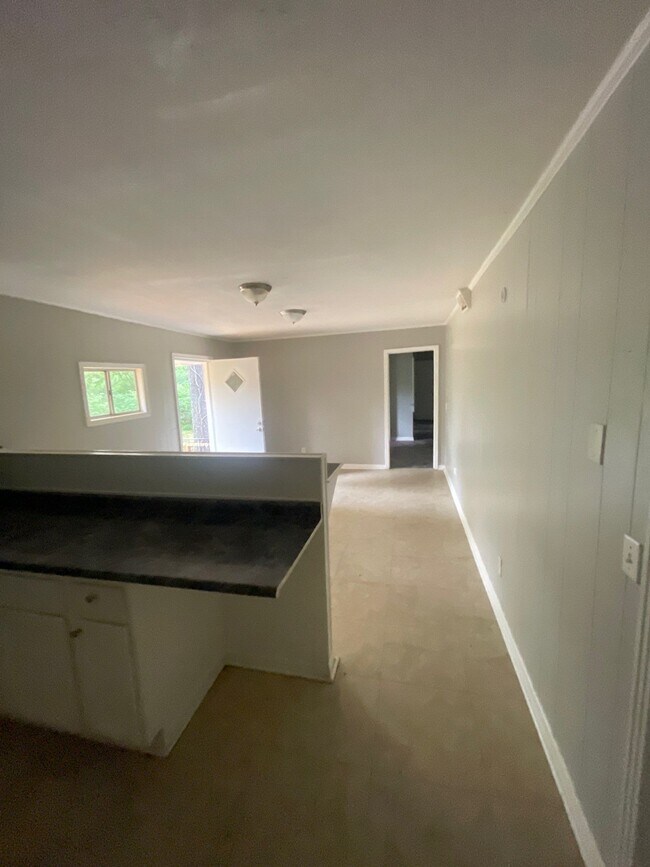 Building Photo - 2718 E Benwood Dr