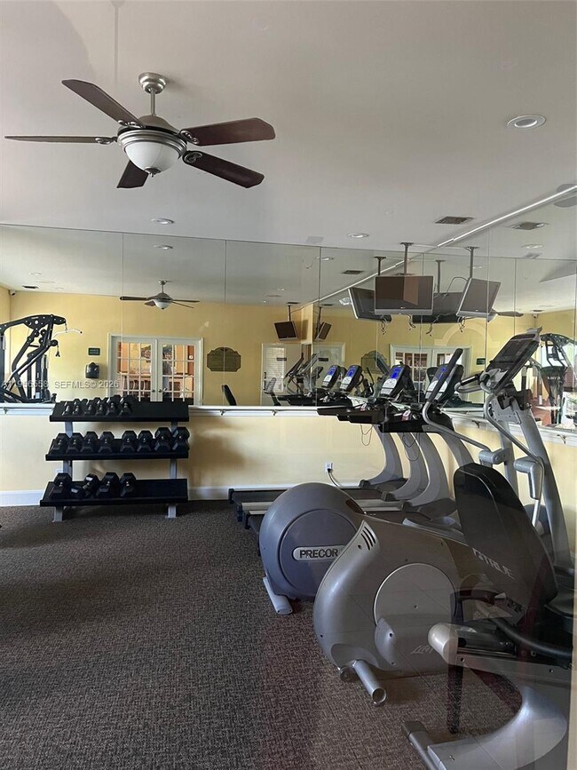 Building Photo - 8060 Fairview Dr