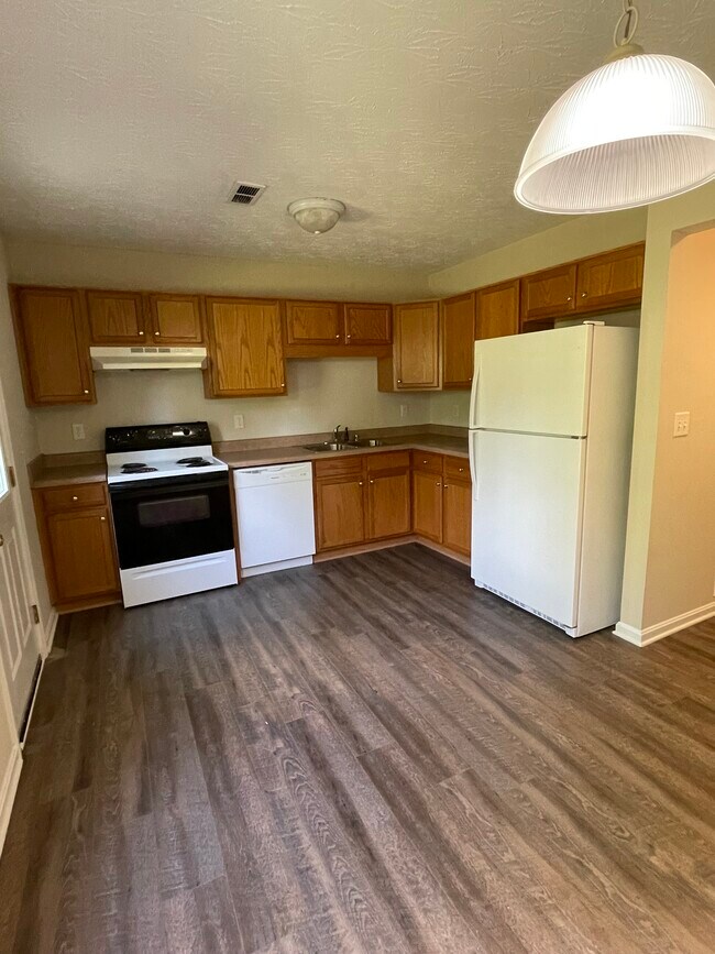 1164 Woodland Dr 1164 Woodland Dr Elizabethtown KY 42701 Apartment