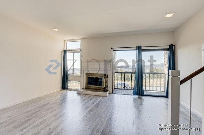 Building Photo - 106 Everson St