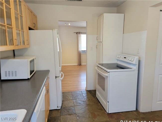 Building Photo - 1312 Darmak Dr