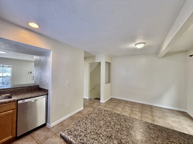 Building Photo - 4709 S Falkirk Dr