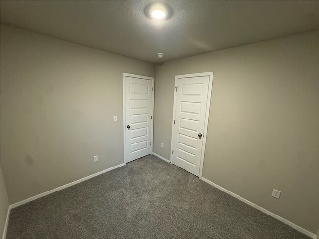Building Photo - 6505 NW Vandergriff St