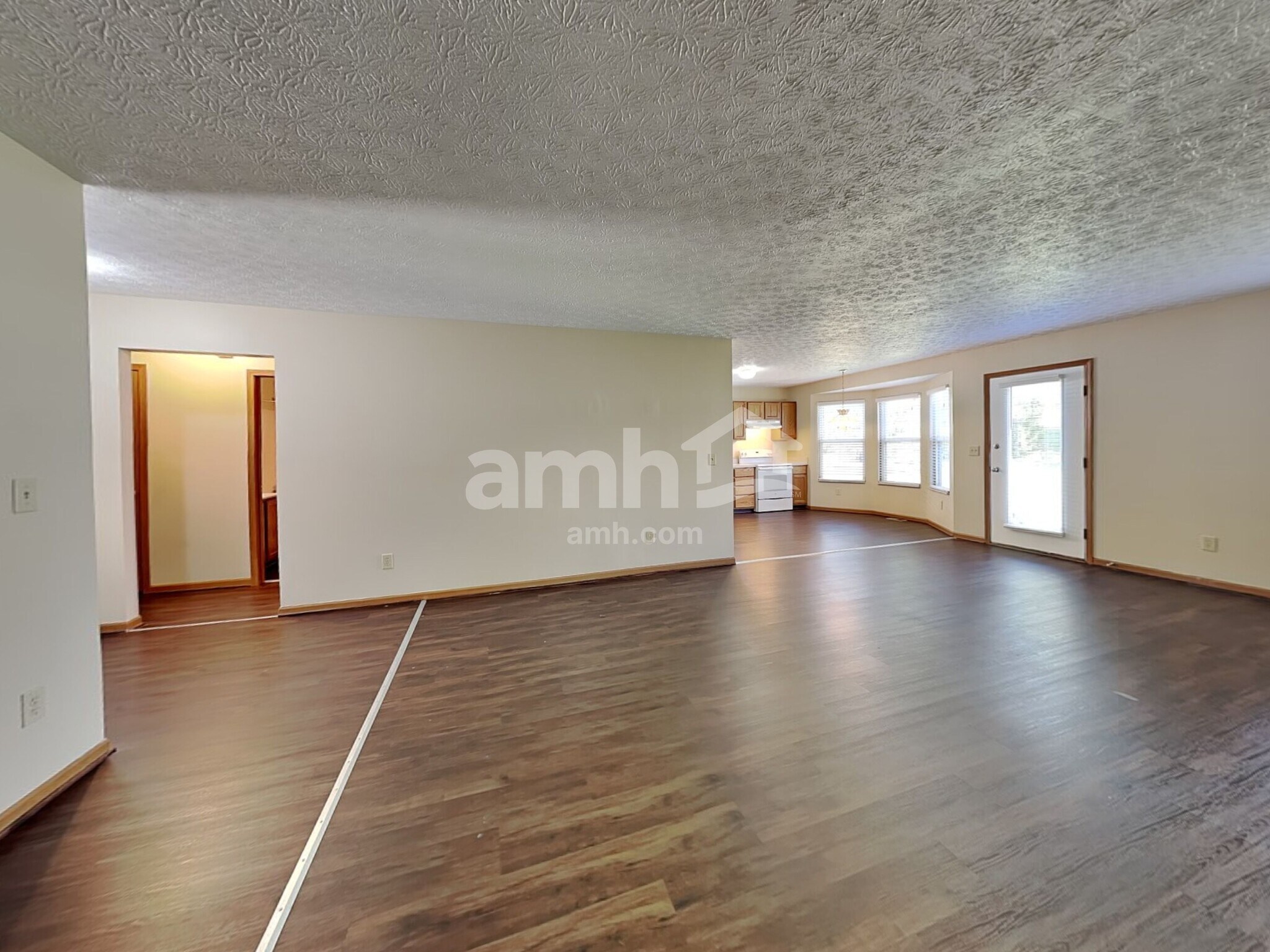 Building Photo - 1960 Queens Meadow Ln