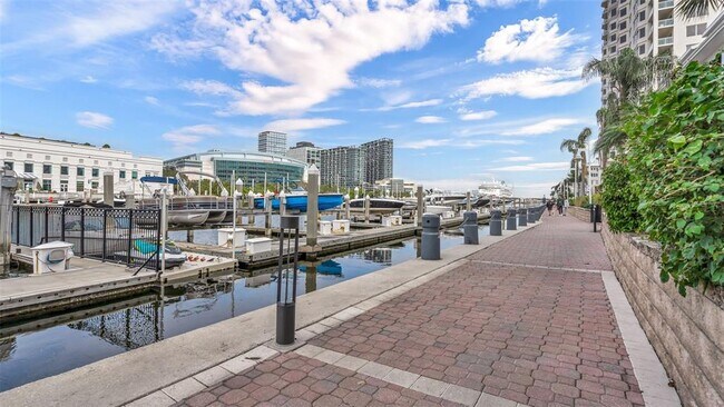 Building Photo - 700 S Harbour Island Blvd