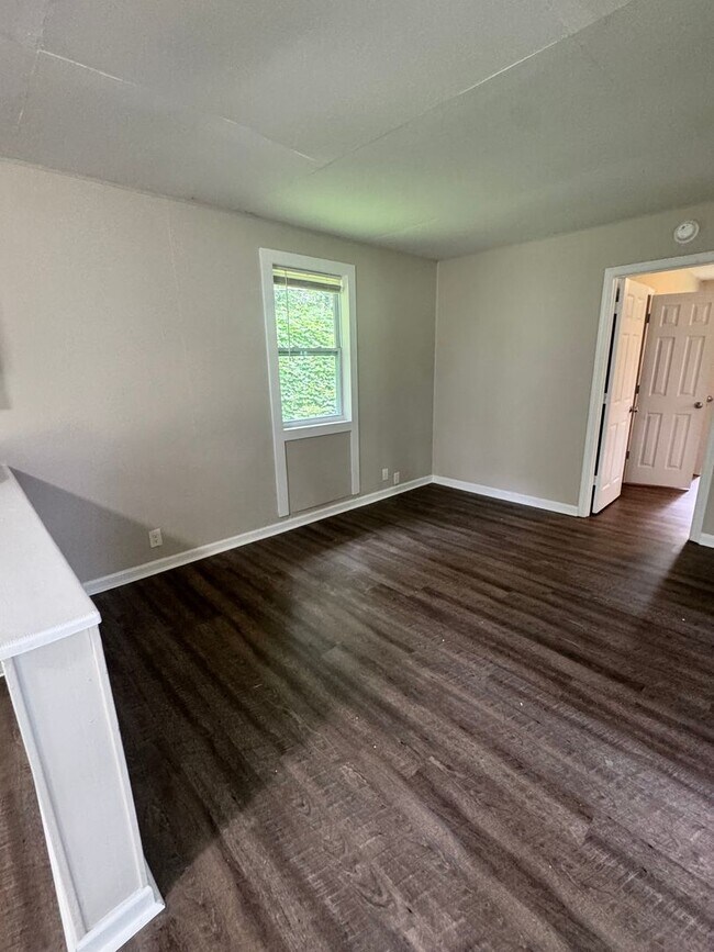 Building Photo - 307 Crawford Ln