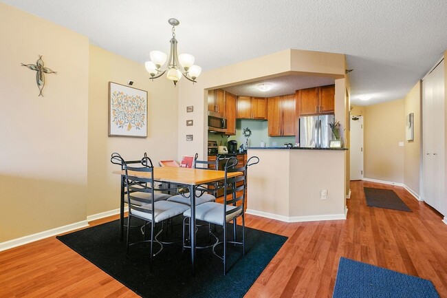 Building Photo - 401 S 1st St