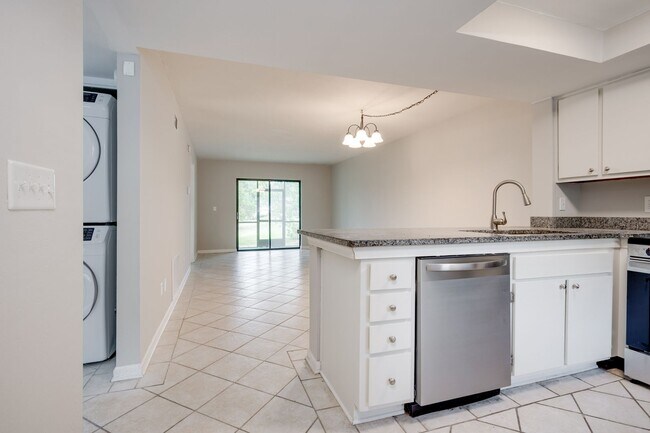 Building Photo - 503 Windsong Cir