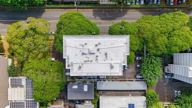 Building Photo - 1710 Punahou St