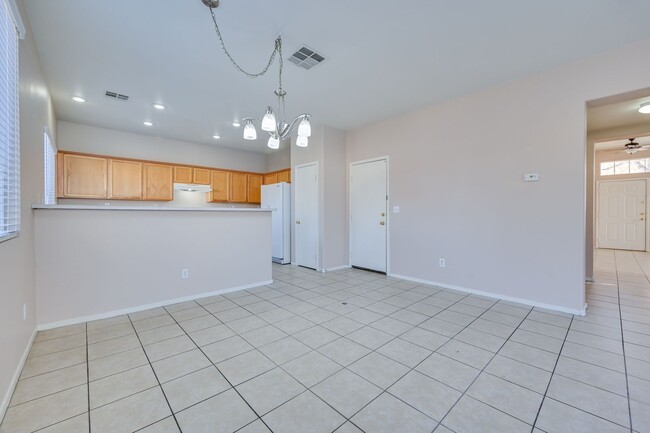 Building Photo - NW!! POOL!!!! GATED!!! Com. Park!!! Low Maintenance desert landscape front Yard. New Carpet!! Ups...