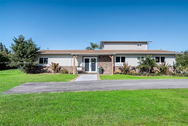 Building Photo - 19450 SW 125th Ave