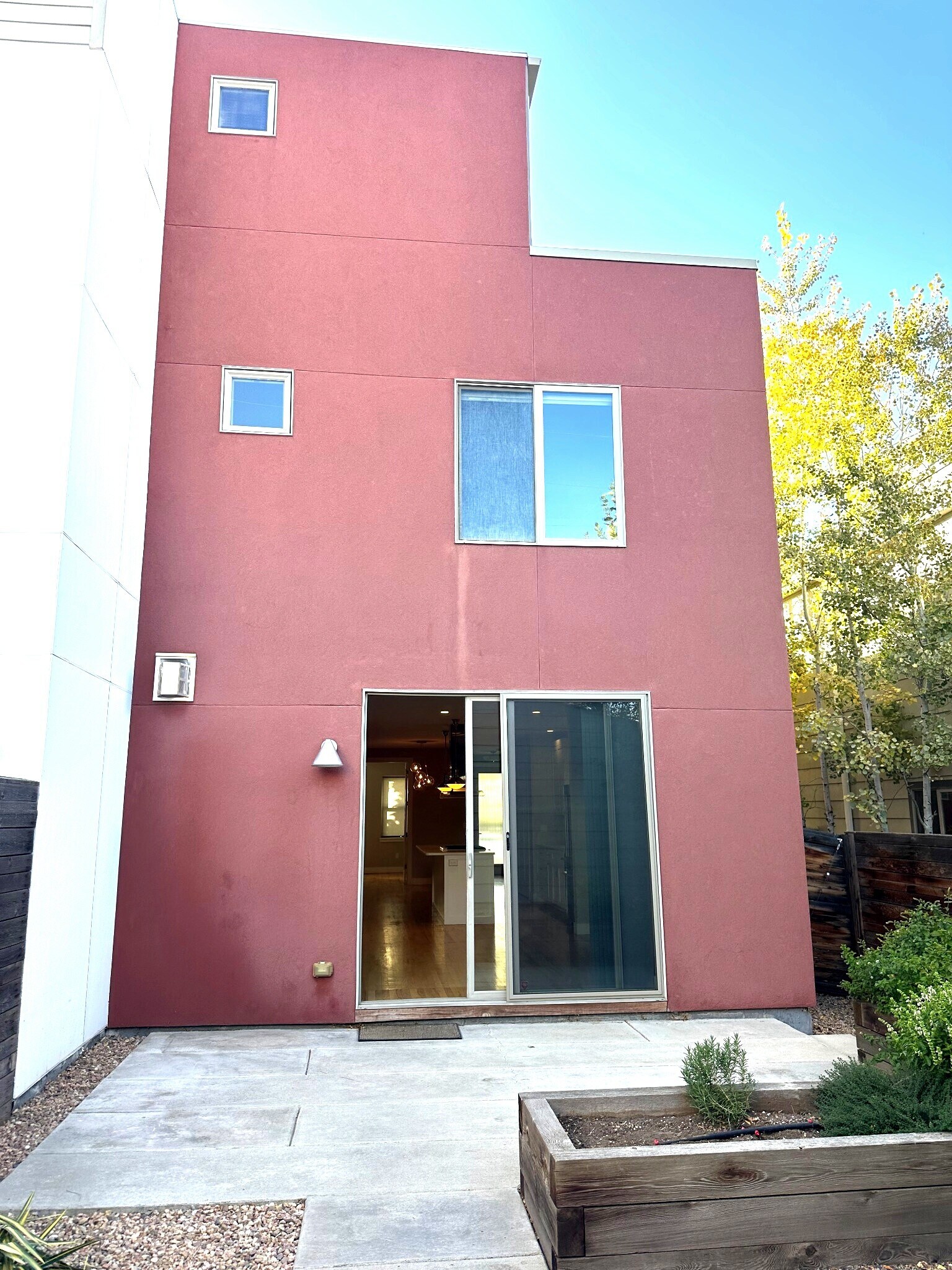 Building Photo - 3912 Utica St