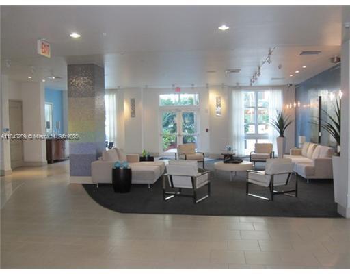 Building Photo - 2000 N Bayshore Dr