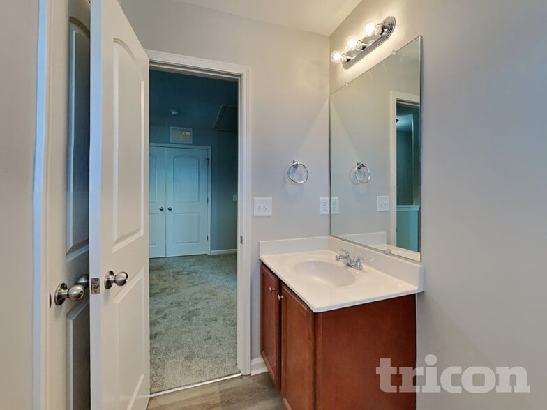 Building Photo - 4818 Kitledge Dr