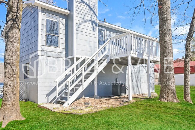 Building Photo - Country Vale Ln